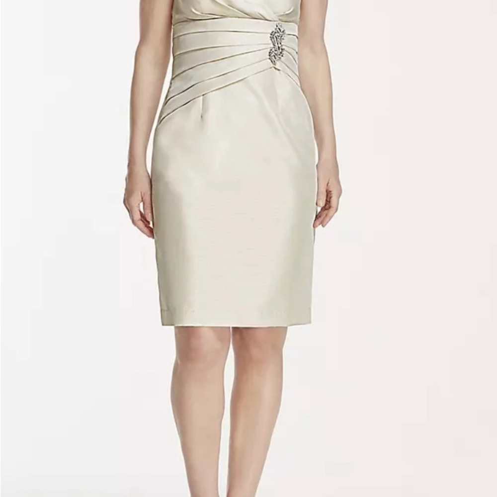 KM Collections By Milla Bell Dress Beaded Textured Gold Metallic 
Wedding Sz 8